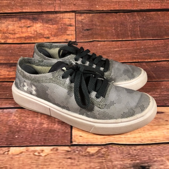 Youth Boy/'s Under Armour BGS Kickit2 Low Utility Shoes Black